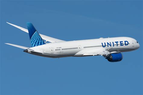 United Airlines Plans Singapore Relaunch In January