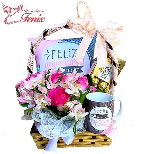 Cesta Feliz Aniversário Para Alguém Especial Fênix Floricultura