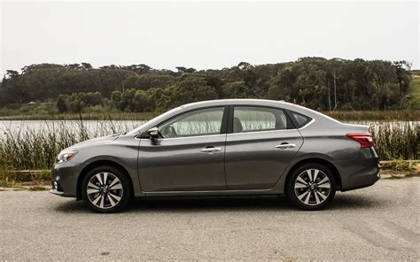 2016 Nissan Sentra review: Lowly Nissan Sentra competes with the luxury ...