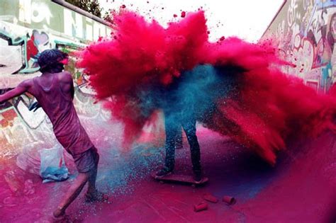 Jetzt Wirds Bunt Holi Festival Auf Der Galopprennbahn München Riem