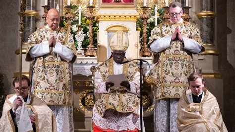 A Dakar le cardinal Sarah dénonce une liturgie saccagée FSSPX Actualités