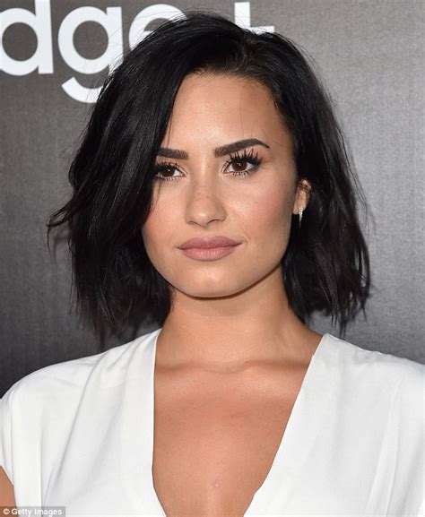 Demi Lovato Debuts Sexy Cover Art For New Album Daily Mail Online