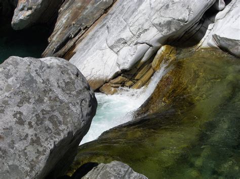 valle verzasca   photo  freeimages