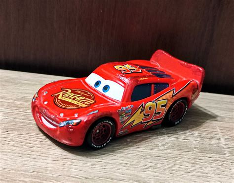 Машинка Lightning McQueen Mattel Disney/Pixar (Молния Маккуин): 100 грн ...