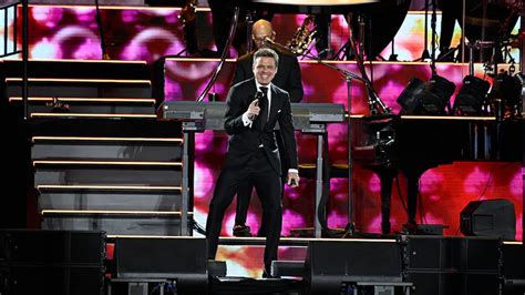 LUIS MIGUEL Vence Pero No Convence En Sus Dos Noches En Madrid VIVA RADIO