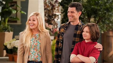 Watch The Neighborhood Season 5 Episode 7 Welcome To The Working Week Full Show On Cbs