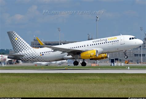 EC LVS Vueling Airbus A320 232 WL Photo By Hugo Schwarzer ID 848132