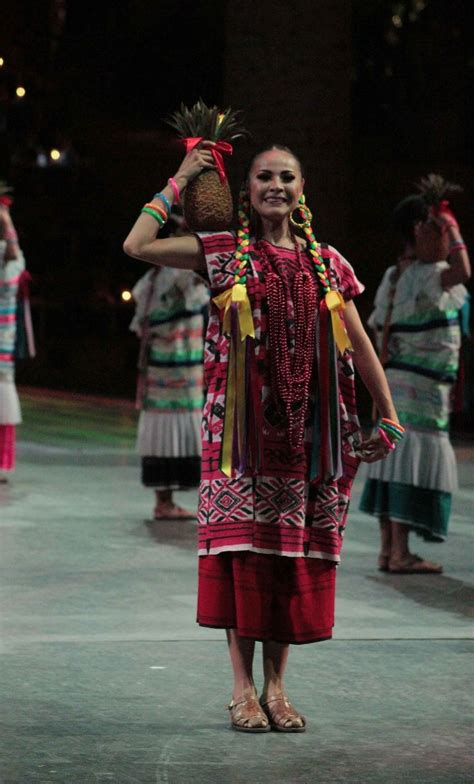 Flor De Piña Una Danza Tradicional Oaxaqueña En Xcaret