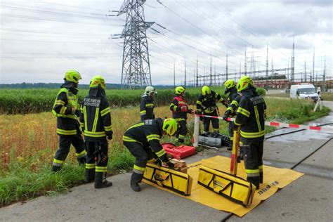 Bung Pkw Unfall Mit Personenbergung Freiwillige Feuerwehr Kronstorf