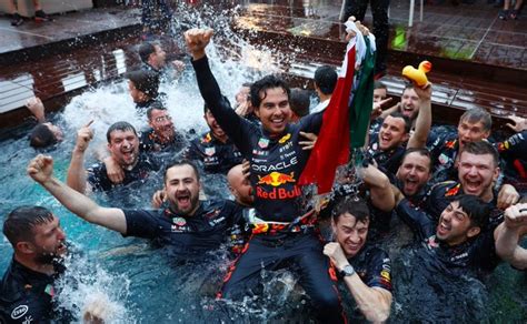 Checo Pérez renueva contrato con Red Bull Almomento Noticias