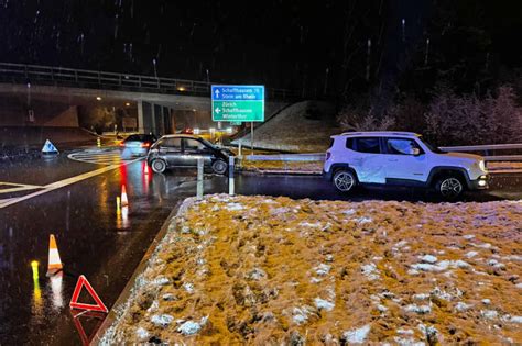 Frauenfeld TG Zwei Verletzte Bei Kollision 2 Beifahrerinnen Im Spital