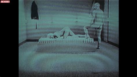 Naked Denis Rego in Corazón Iluminado