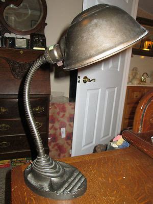 Nice Vintage Eagle Gooseneck Art Deco Desk Lamp Industrial Machine Age