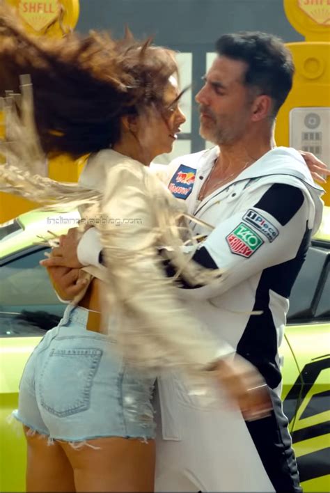 Mrunal Thakur Bollywood Selfiee Hot Legs Hd Stills Indiancelebblog