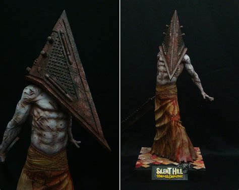 Video Game Legion: Pyramid Head Sculpture