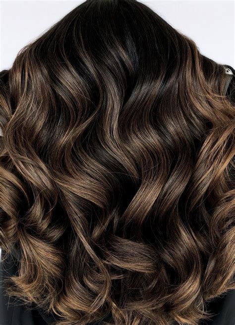 Rayos Dorados En Cabello Negro Ideas Para Iluminar Tu Cara All