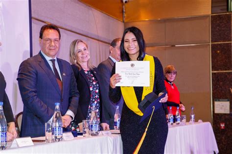 Disfruta La Galer A Fotogr Fica De La Ceremonia De Grados De La