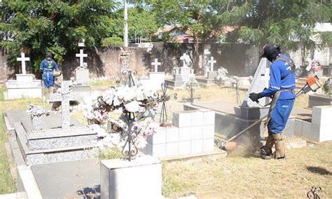 Cemitérios São Preparados Para Visitações Do Dia De Finados