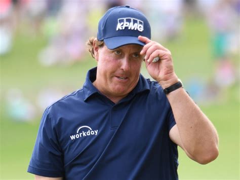 Phil Mickelson’s latest insane recovery shot is peak Phil Mickelson – GolfWRX