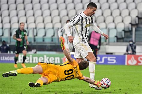 Juventus Vs Ferencv Ros Resumen Goles Videos Por La Champions