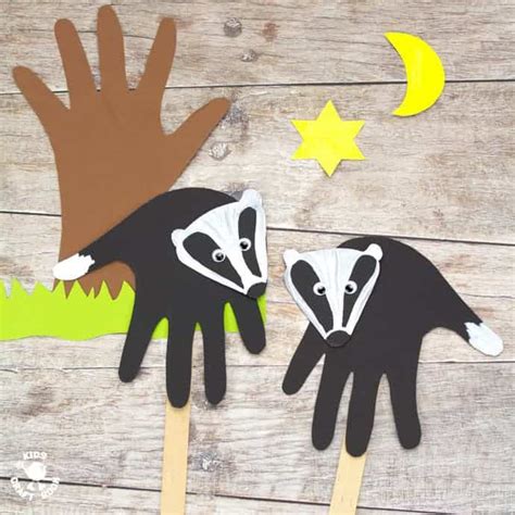 Woodland Handprint Badger Puppets - Kids Craft Room