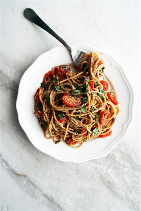 Black Pepper & Parmesan Spaghetti with Garlic Roasted Tomatoes - Yay ...