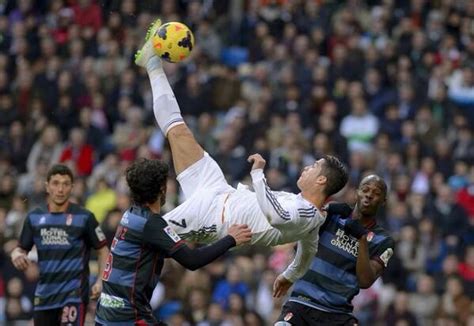 Cristiano Ronaldo Nearly Scores Epic Bicycle Kick Golazo V Granada 