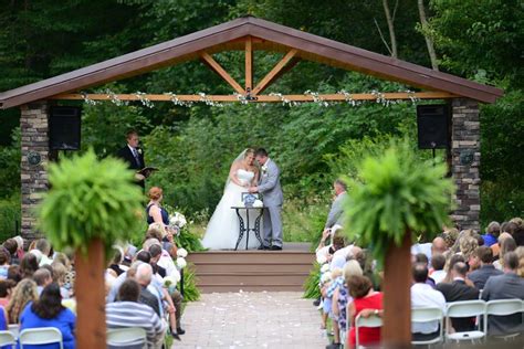 Whispering Hollow Estate Barn And Farm Wedding Venues Alum Bank Pa