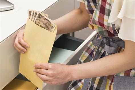 今すぐお金が欲しい専業主婦必見！誰でもできる自分でお金を作る方法 クレジットカード現金化ガイド