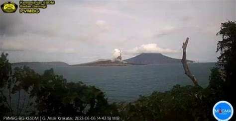 Gunung Anak Krakatau Kembali Erupsi Masyarakat Diimbau Untuk Waspada