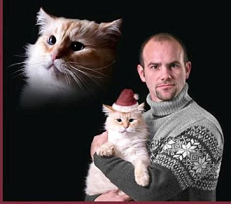 20 Hilariously Awkward Family Christmas Photos