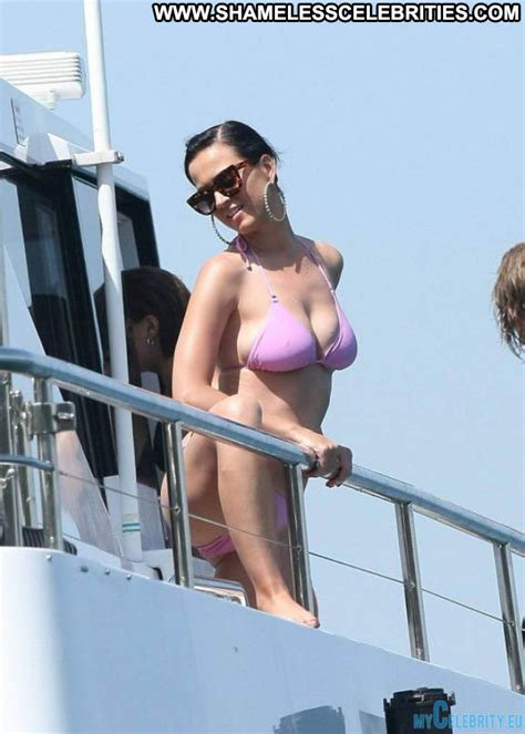 Katy Perry Legs Celebrity Posing Hot Usa Bikini Babe Sexy Famous And