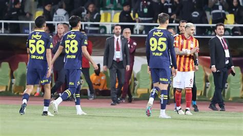 Incredibile In Turchia Icardi Segna E Il Fenerbahce Lascia Il Campo Foto