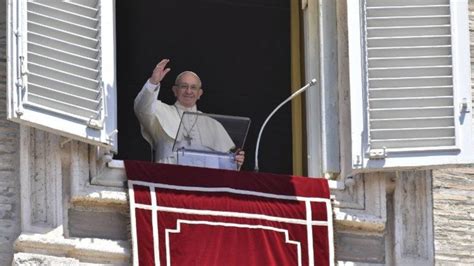 Palabras del Papa en el ángelus Confiar en la acción tenue pero