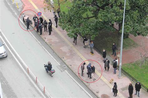 Motosikletli kuryenin yayaya çarptığı kaza kamerada Samsun Haberleri