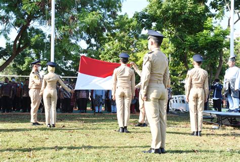 Sivitas Akademika Dan Mahasiswa Baru Polibatam Ikuti Upacara Peringatan Hari Ulang Tahun