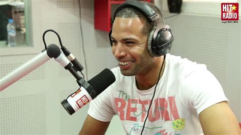 Dj Van Avec Une Auditrice Dans Le Morning De Momo Sur Hit Radio