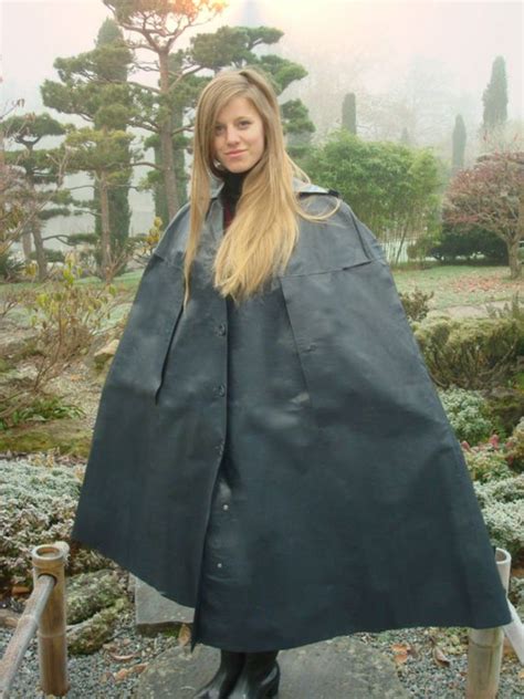 Flo Belles En Capes Vinyl Photos Rainwear Girl Belle Cape