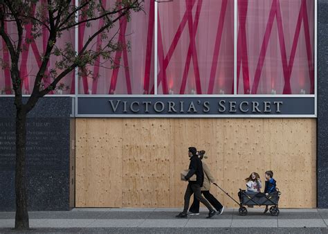 Victoria’s Secret’s Private Equity Buyer to Break Deal Amid COVID-19