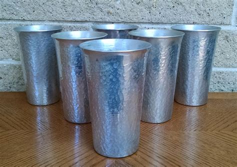 Hammered Aluminum Tumblers Set Of 6 Metal Tumblers Vintage 1950 S Stackable Silver