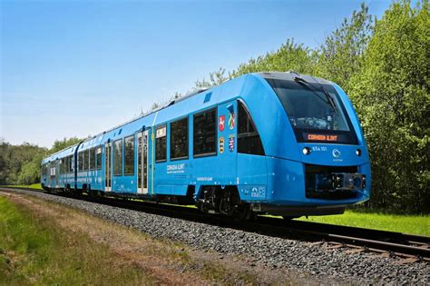 Train Hydrog Ne Alstom Pose Ses Bases Au Qu Bec