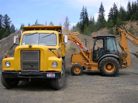 International Dump Truck - Hatter Creek Earthworks