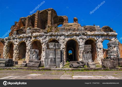 Santa Maria Capua Vetere Amphitheater In Capua City — Stock Photo