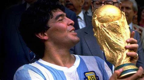 Historical Wallpapers: Diego Maradona (1960-)