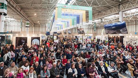 Más de 20 000 personas visitan la V Feria de los Pueblos organizada