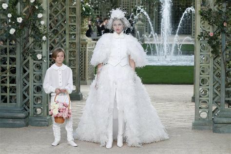 Chanel Dazzles At Paris Couture Fashion Week