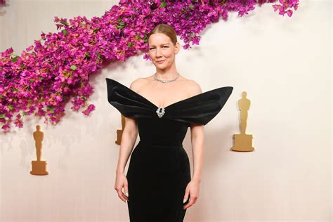 Sandra H Ller S Schiaparelli Oscars Gown Is Wearable Art Vogue