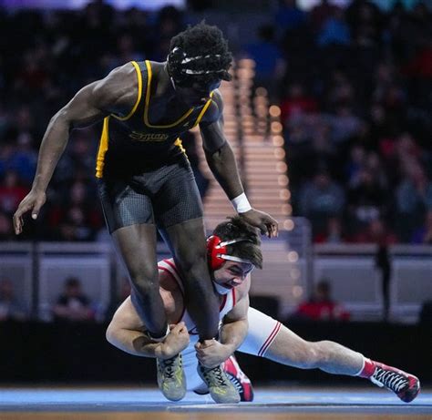 Wrestlers compete in IHSAA wrestling state finals Indianapolis