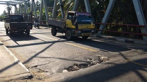 Lubang Sambungan Jembatan Krueng Nalan Jeunieb Bahayakan Pengendara