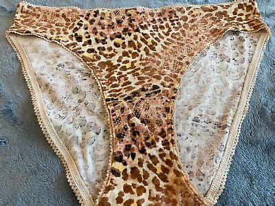 Hot Sexy M Rose Bikini Pics